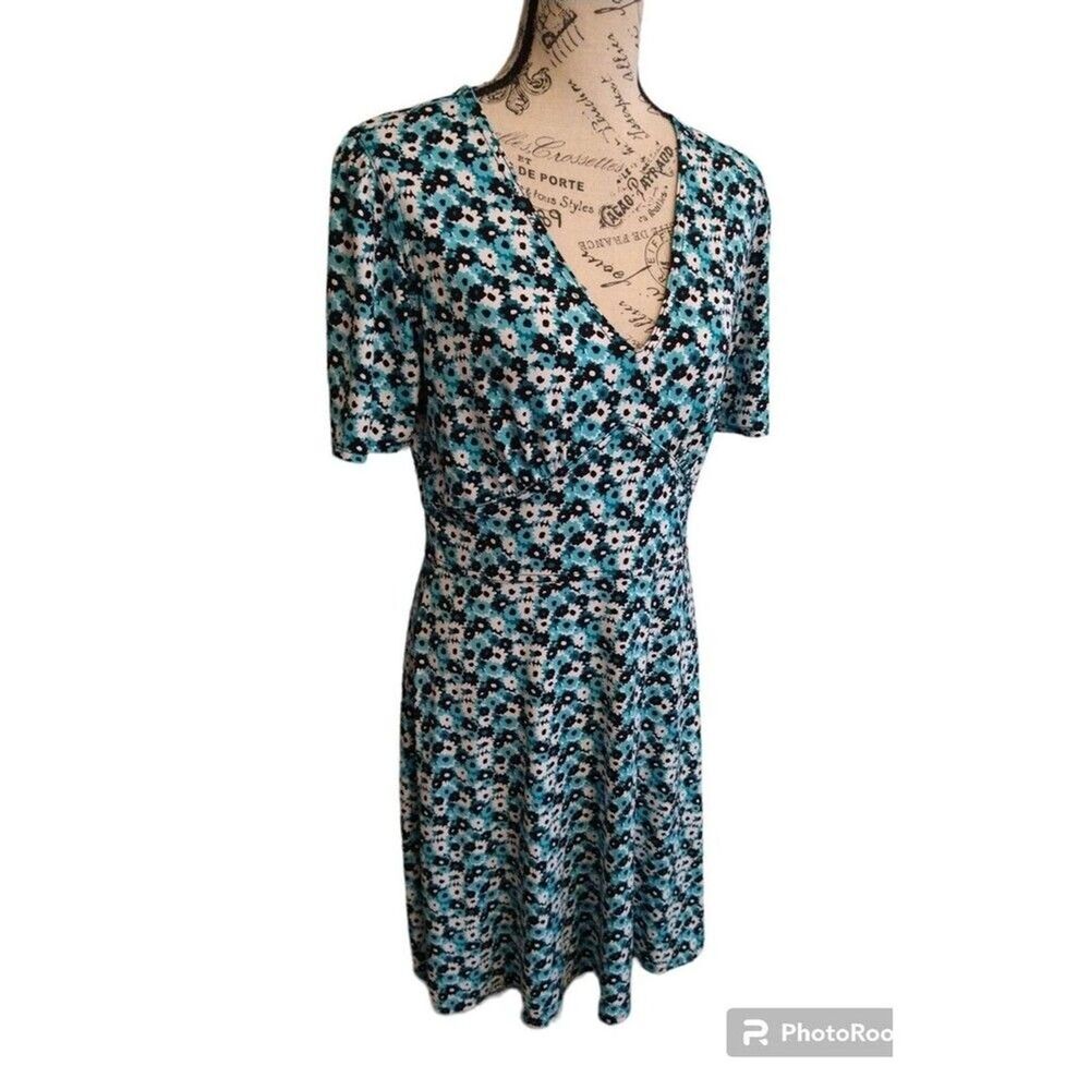 Michael kors v-neck  floral dress Medium Boho Feminine Cottagecore romance